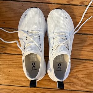 On Running Cloudeasy Sneakers